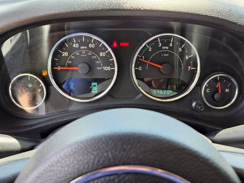 Used 2016 Jeep Wrangler Unlimited Sahara w/ Connectivity Group AWD/4WD image 23