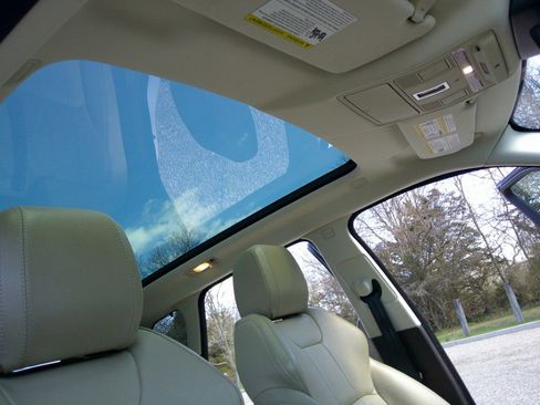 Used 2018 Land Rover Range Rover Evoque SE Premium image 56