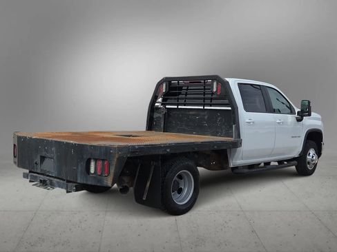 Used 2024 Chevrolet Silverado 3500 LT w/ Convenience Package image 8