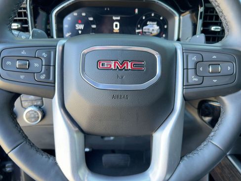 Used 2024 GMC Sierra 1500 Elevation image 18