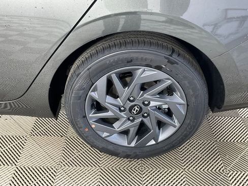 New 2026 Hyundai Elantra Hybrid FWD image 17