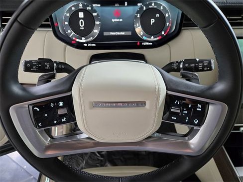 Used 2025 Land Rover Range Rover Long Wheelbase SE image 30