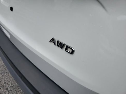 Used 2023 Nissan Rogue S image 10