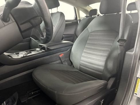 Used 2019 Ford Fusion SE image 17