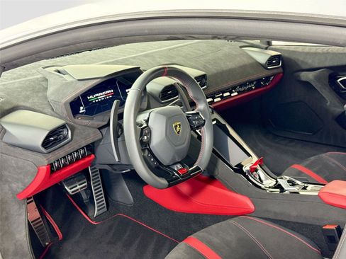 Used 2024 Lamborghini Huracan Tecnica image 13