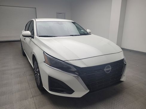 Used 2023 Nissan Altima 2.5 SV image 14