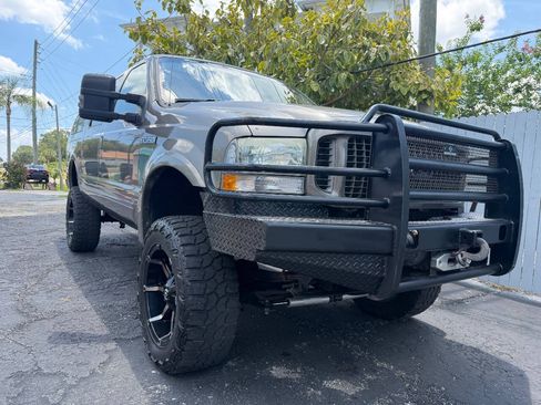 Used 2004 Ford Excursion Limited AWD/4WD image 1