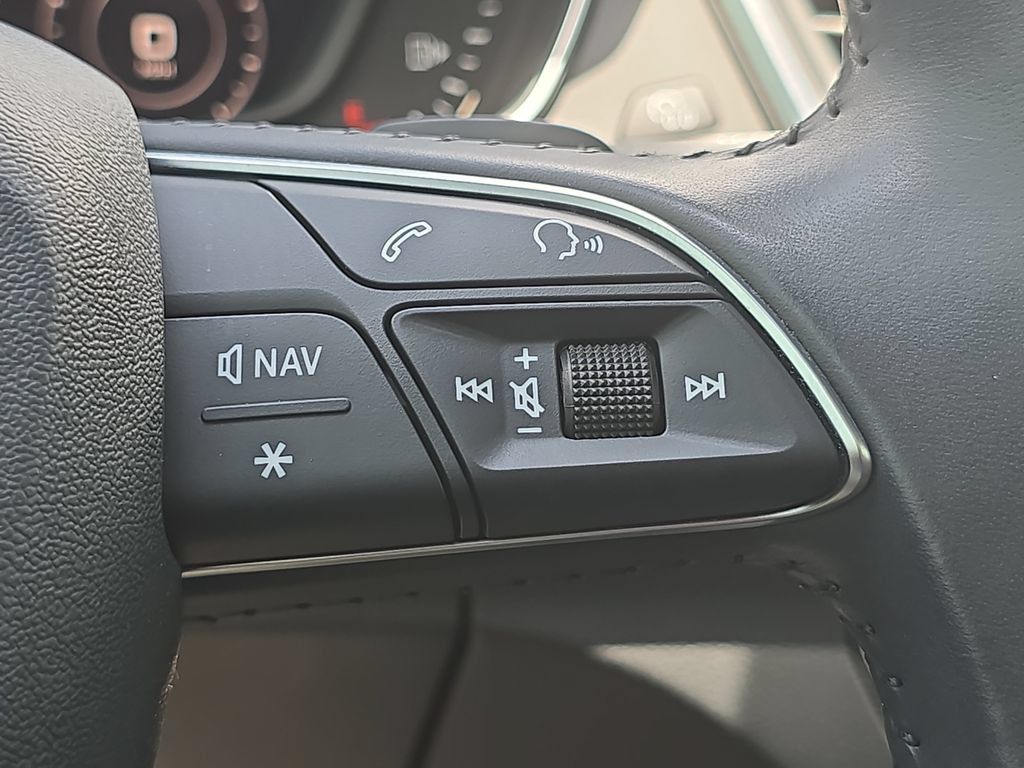 Used 2020 Audi Q5 Premium Plus w/ Premium Plus Package AWD/4WD image 18