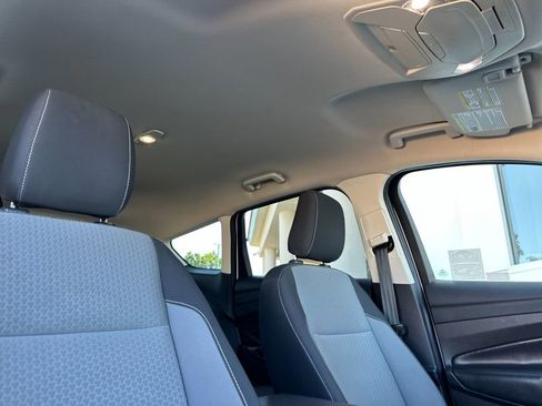 Used 2019 Ford Escape SE FWD image 16