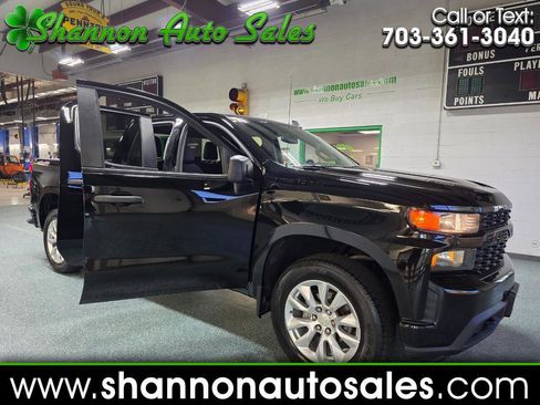 Used 2020 Chevrolet Silverado 1500 Custom w/ Custom Value Package image 1