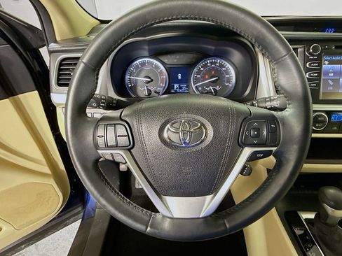 Used 2016 Toyota Highlander Plus image 11