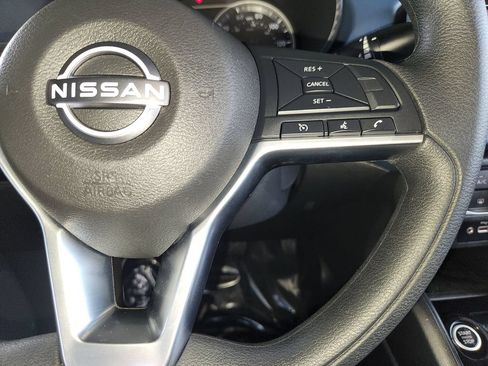 Used 2025 Nissan Versa SV FWD image 25