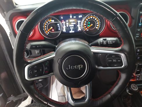 Used 2023 Jeep Wrangler Unlimited Rubicon w/ Cold Weather Group AWD/4WD image 9