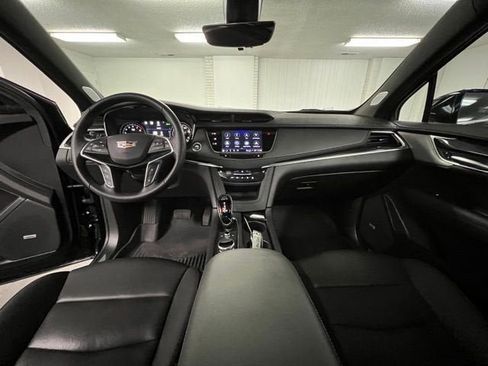 Certified 2025 Cadillac XT5 Premium Luxury w/ Technology Package AWD/4WD image 17
