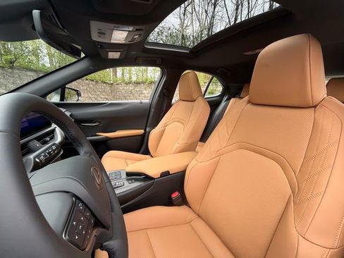 New 2026 Lexus UX 300h AWD image 18