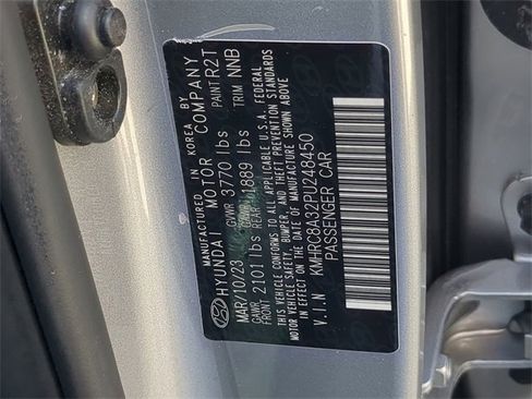 Used 2023 Hyundai Venue SEL image 32