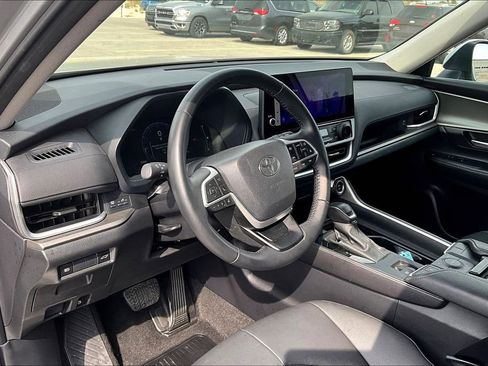 Used 2025 Toyota Grand Highlander FWD image 16