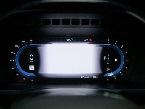 Certified 2023 Volvo XC90 B6 Ultimate w/ Protection Package Premier image 31