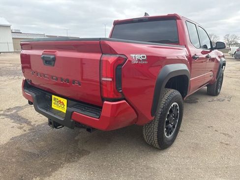 Used 2024 Toyota Tacoma TRD Off-Road image 8