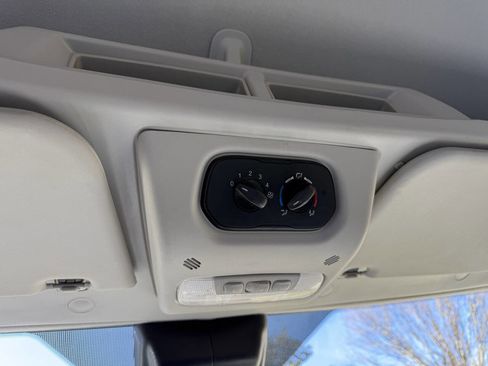 Used 2018 Ford Transit 350 XLT image 21