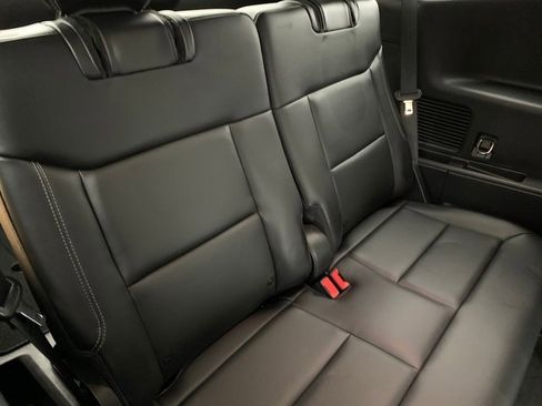 Used 2022 Ford Explorer XLT w/ Equipment Group 202A image 15