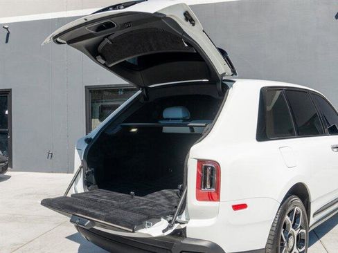 Used 2024 Rolls-Royce Cullinan Black Badge image 56