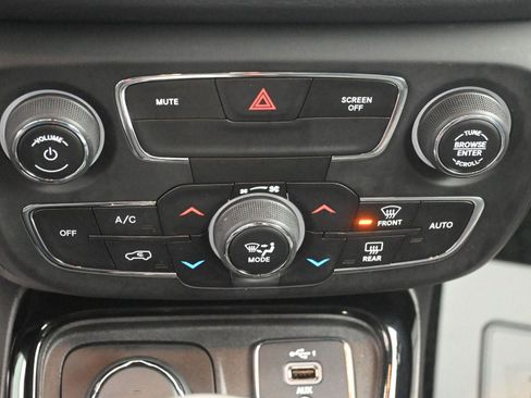 Used 2019 Jeep Compass Altitude image 24