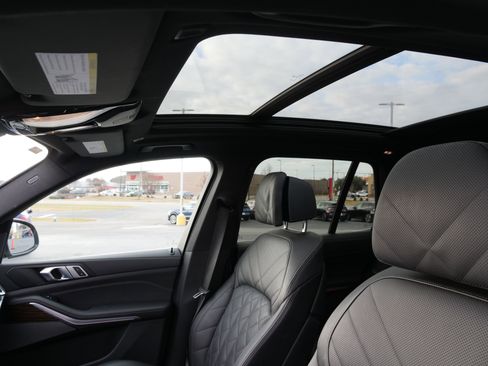 Used 2024 BMW X5 sDrive40i w/ Premium Package image 28