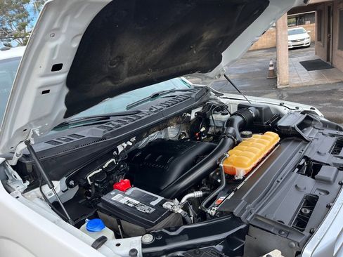 Used 2016 Ford F150 Platinum w/ Equipment Group 701A Luxury image 43