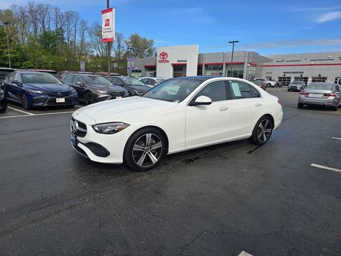 Used 2025 Mercedes-Benz C 300 4MATIC Sedan image 3