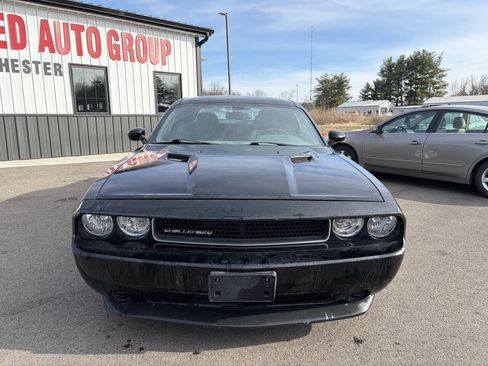 Used 2012 Dodge Challenger SXT w/ Sound Group RWD image 3