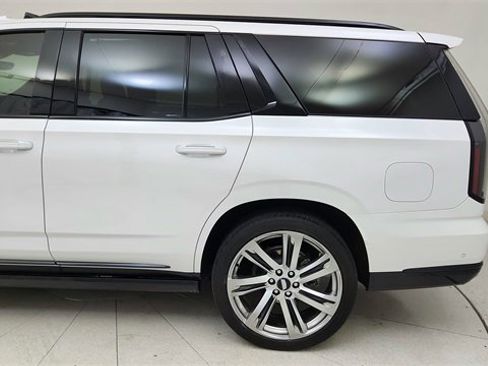 Used 2025 Cadillac Escalade Sport w/ Touring Package image 11