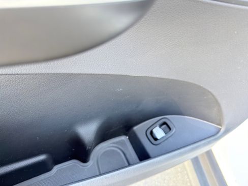 Used 2024 Mercedes-Benz GLC 300 w/ Winter Package image 26