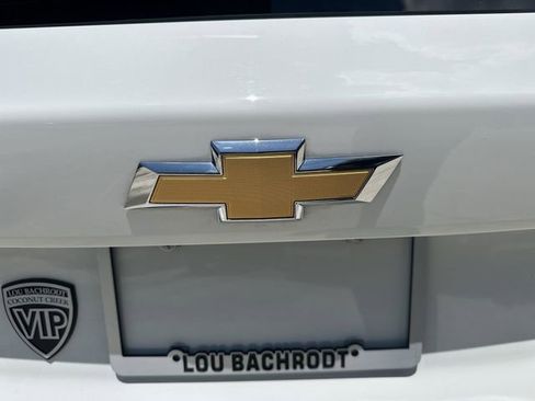 Used 2025 Chevrolet Trax LS w/ LS Convenience Package FWD image 12