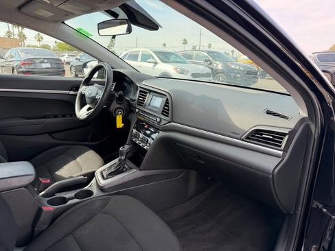 Used 2020 Hyundai Elantra SE w/ Cargo Package (C1) image 26