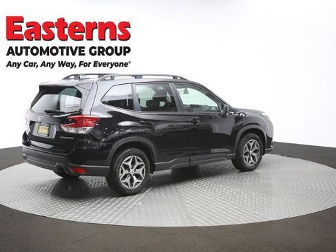 Used 2023 Subaru Forester Premium AWD/4WD image 46