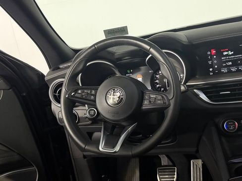 Used 2023 Alfa Romeo Stelvio Ti AWD/4WD image 17