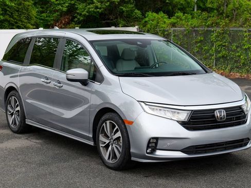 Used 2023 Honda Odyssey Touring image 9