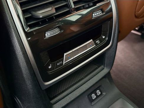 Used 2024 BMW X7 M60i w/ Executive Package image 27