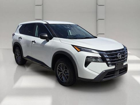 Used 2024 Nissan Rogue S FWD image 7