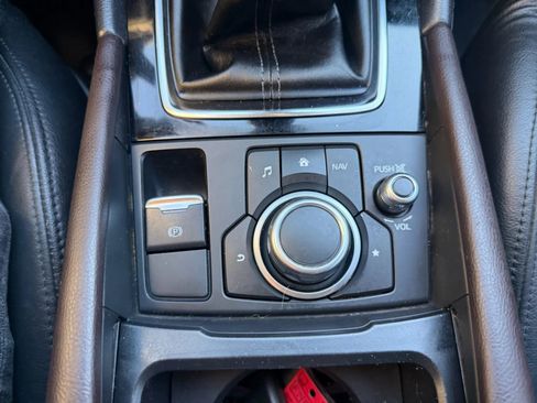 Used 2018 MAZDA MAZDA3 Grand Touring w/ Premium Equipment Package image 21