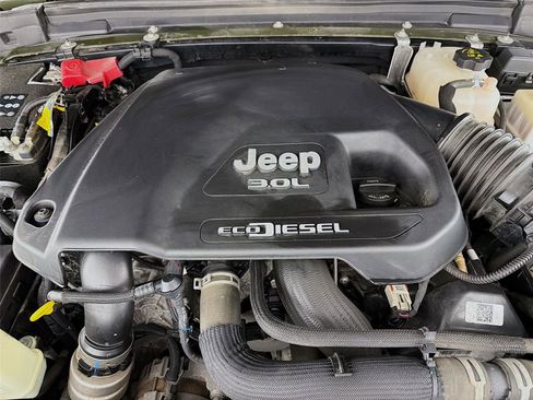Used 2021 Jeep Gladiator Willys image 29
