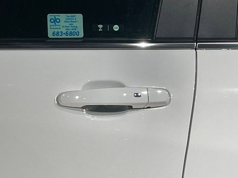 Used 2023 Chevrolet Equinox LT image 17