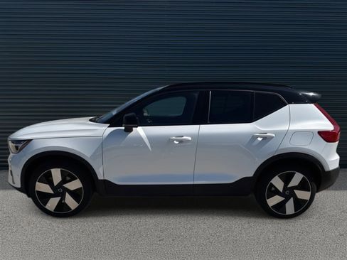 Certified 2024 Volvo XC40 Recharge Plus image 6