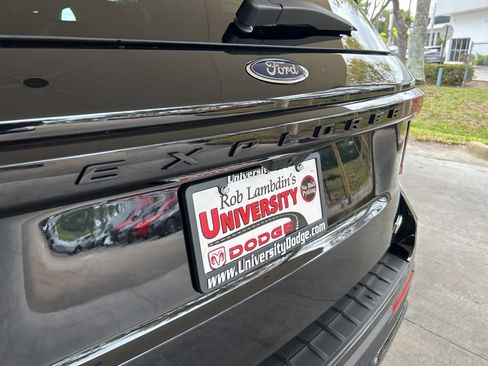 Used 2025 Ford Explorer ST-Line AWD/4WD image 17