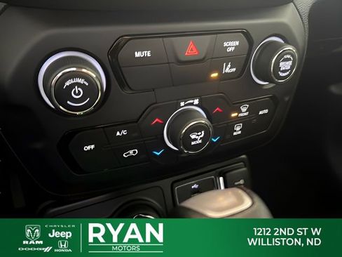 Used 2023 Jeep Renegade Limited AWD/4WD image 21
