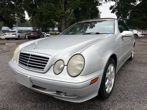 Used 2002 Mercedes-Benz CLK 320 Cabriolet image 3