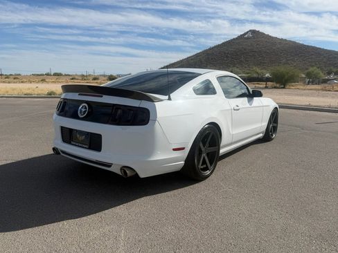 Used 2014 Ford Mustang Coupe RWD image 5