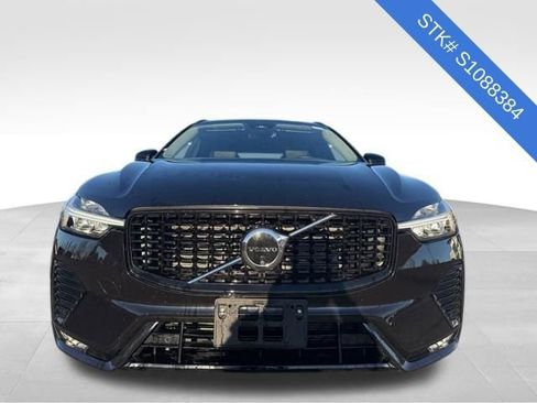 Used 2025 Volvo XC60 B5 Plus image 2