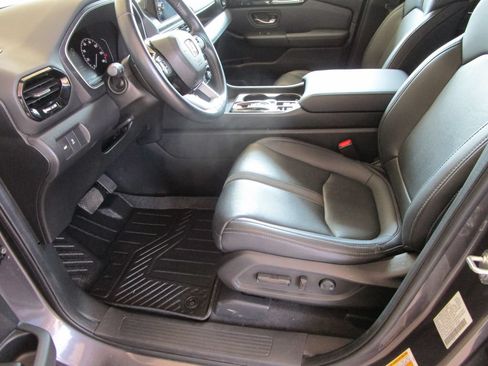 Used 2025 Honda Pilot EX-L image 20